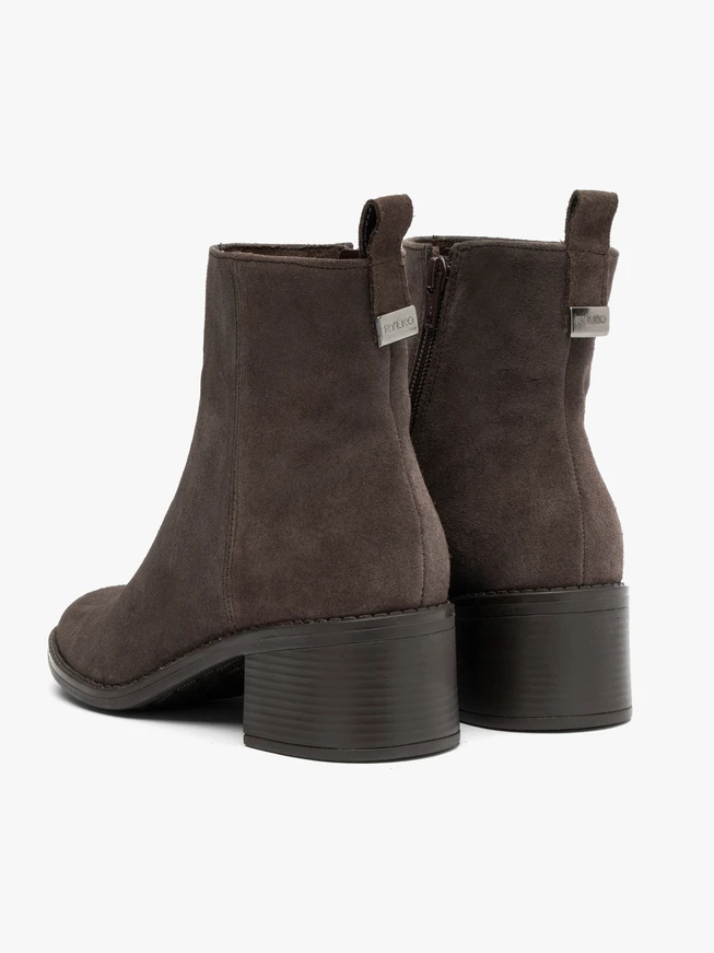 Braune isolierte Velourslederstiefel