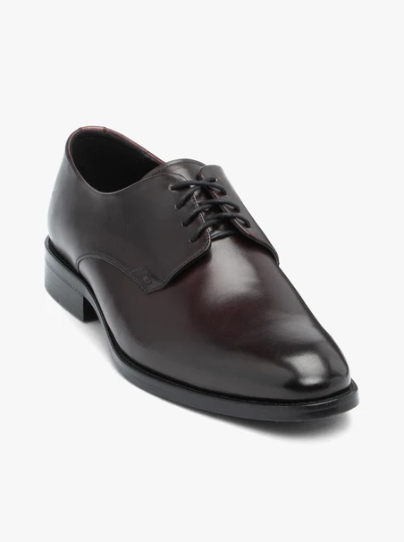 Kastanienbraune Premium-Schuhe
