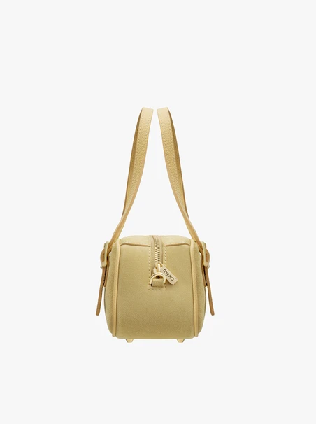 Leuchtend gelbe Baguettetasche