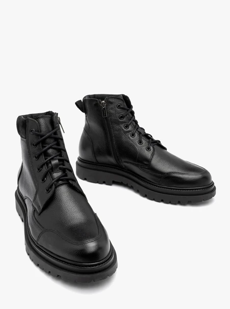 Solide Herrenstiefel mit dekorativem Schaft