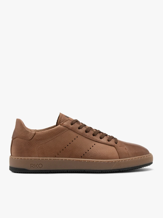 Braune halbe Sportschuhe mit zweifarbigem Boden
