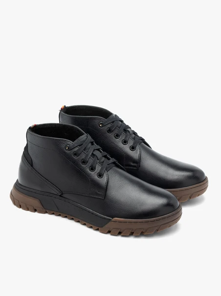 Schwarze Sportschuhe