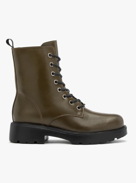 Stiefel aus olivfarbenem Vollnarbenleder