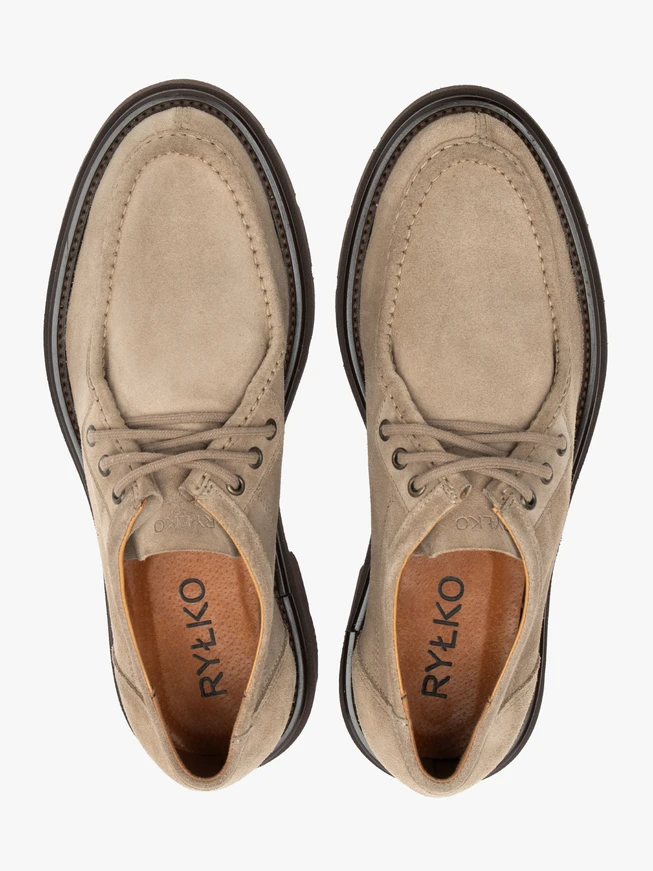 Beigefarbene Schnürhalbschuhe