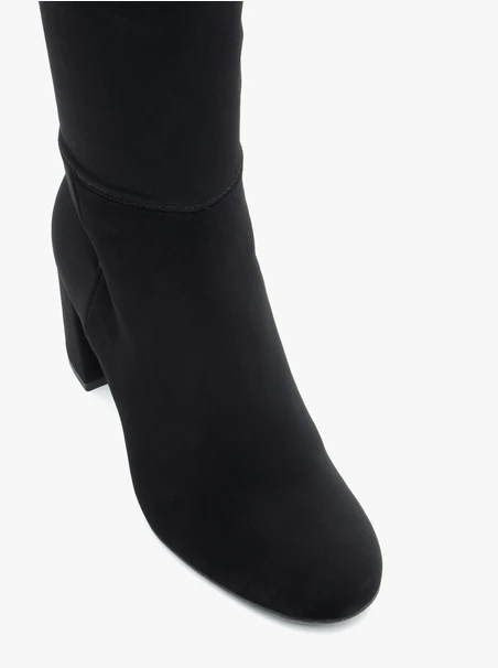 Schwarze Stiefel mit flexiblem, breitem Schaft