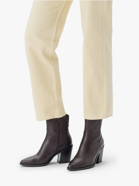 Kastanienbraune Stiletto-Stiefel