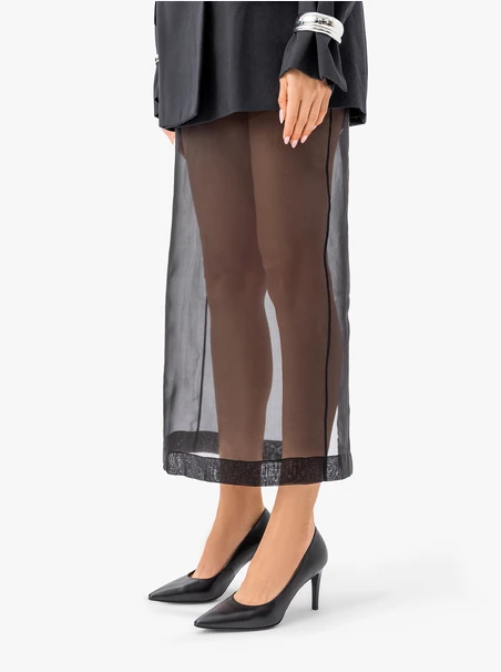 Stilettos aus schwarzem Leder