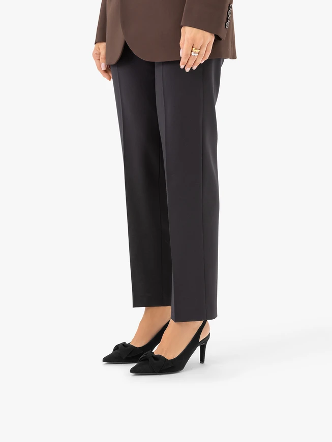 Slingback-Pumps aus Velours mit Schleifenverzierung