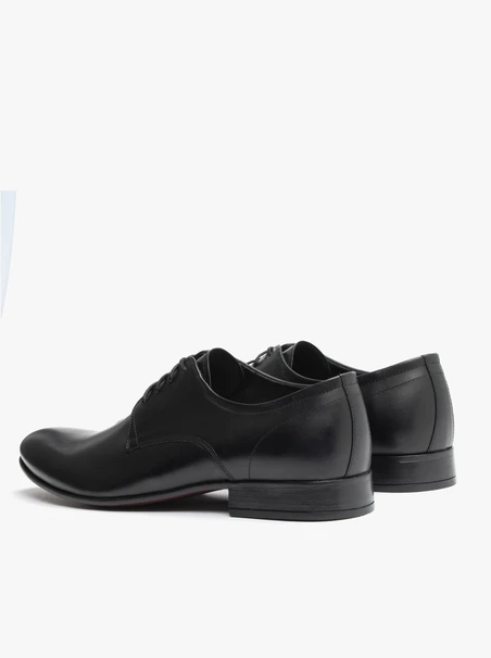 Schwarze klassische Herrenschuhe