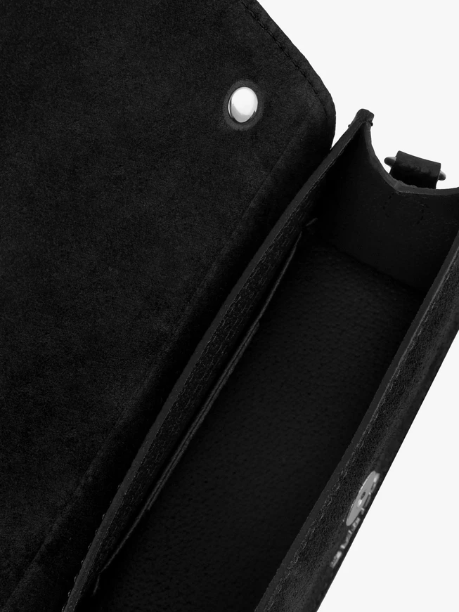 Schwarze elegante Handtasche mit Kette