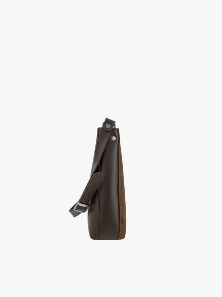 Dunkelbraune mittelgroße Tasche mit Schnalle