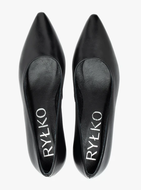 Schwarze Pumps mit Absatz aus genarbtem Leder