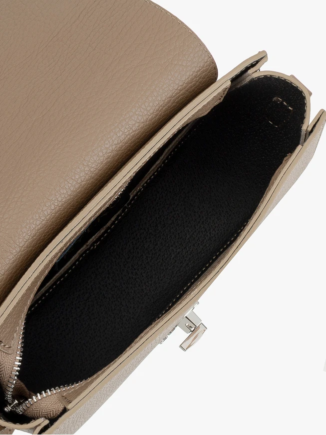 Dunkelbeige Handtasche mit dekorativer Schnalle
