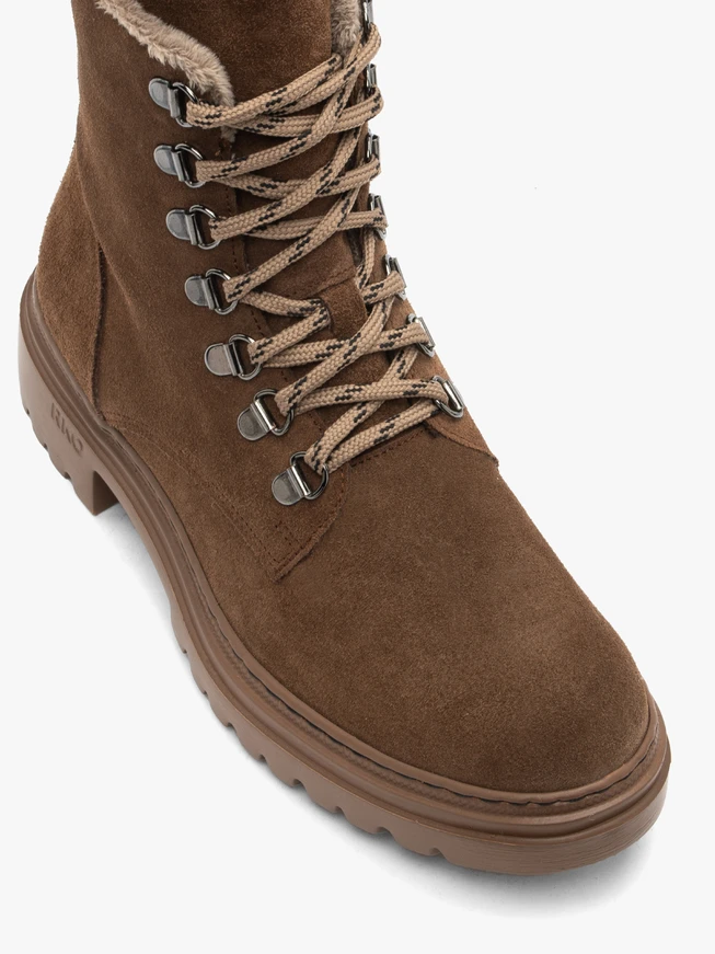 Braune Schneestiefel zum Schnüren