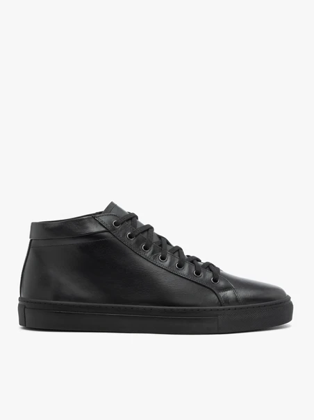 Schwarze Sportschuhe
