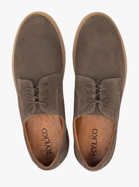 Halbschuhe aus braunem Veloursleder zum Schnüren