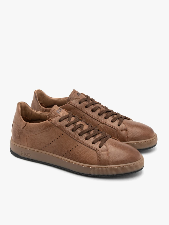 Braune halbe Sportschuhe mit zweifarbigem Boden