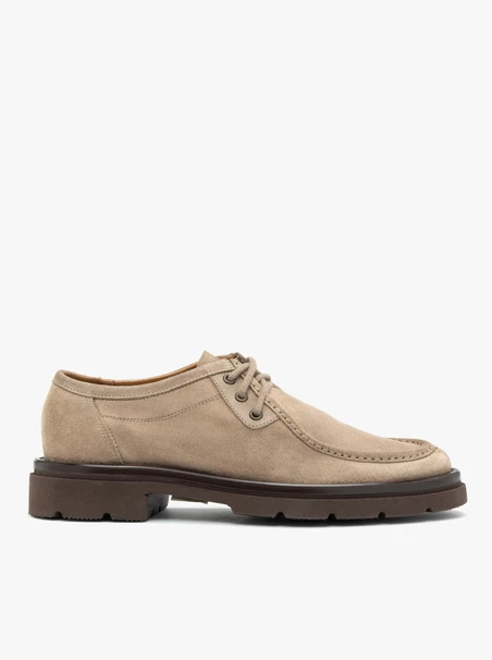 Beigefarbene Schnürhalbschuhe