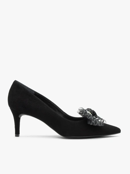 Schwarze Pumps mit abnehmbarer Schleife