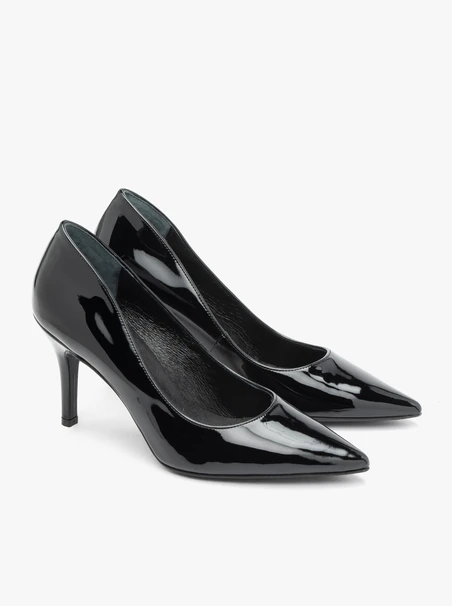 Schwarz lackierte Stiletto-Pumps