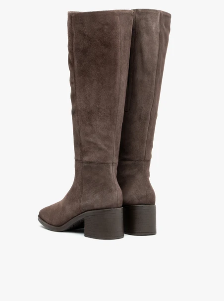 Braune Velourslederstiefel