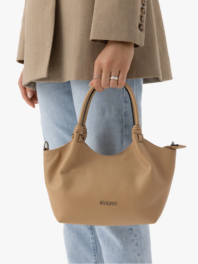 Beige leicht zerknitterte Handtasche