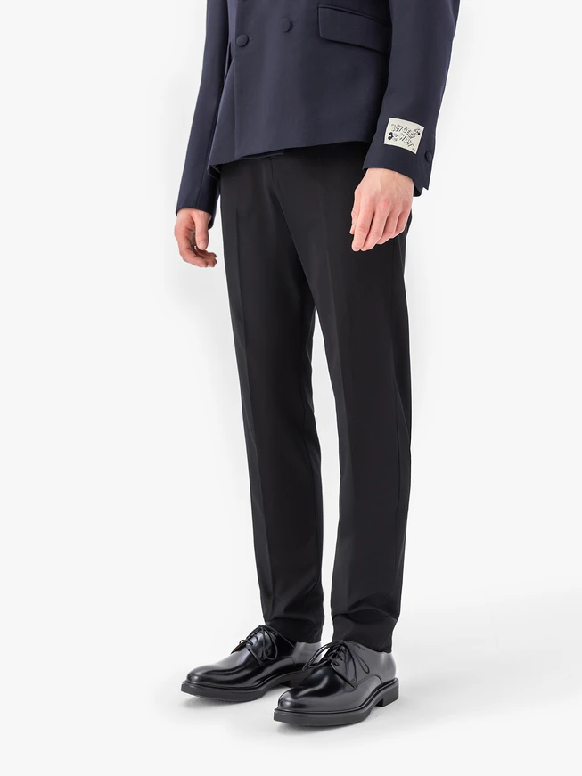 Schwarz lackierte Herrenschuhe
