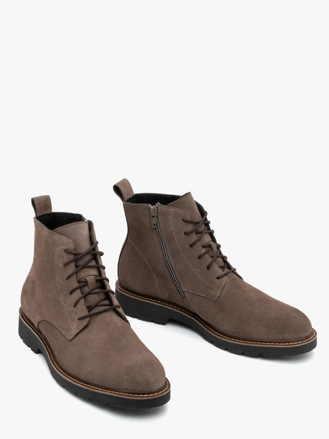 Graue Velourslederstiefel