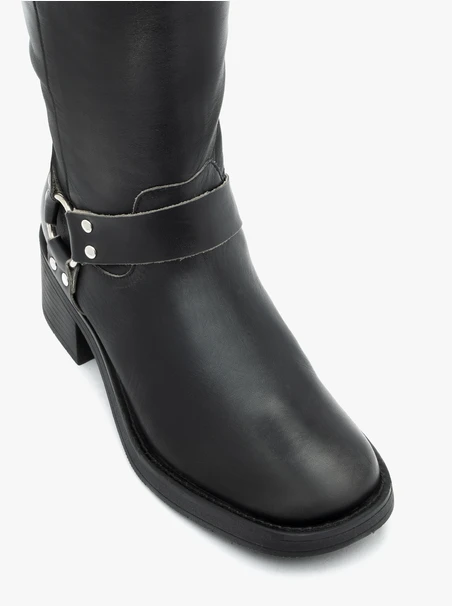 Schwarze Biker-Stiefel aus genarbtem Leder