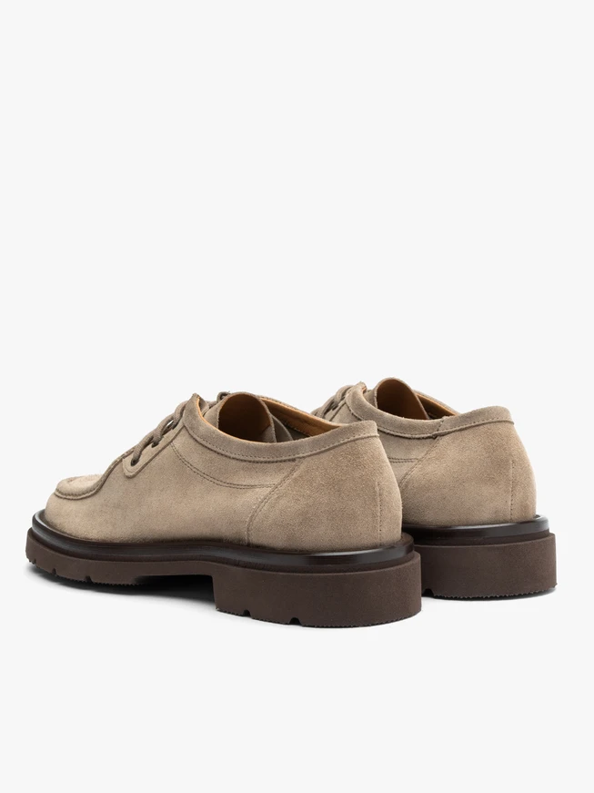 Beigefarbene Schnürhalbschuhe