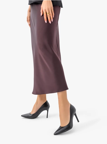 Schwarze hohe Stiletto-Pumps