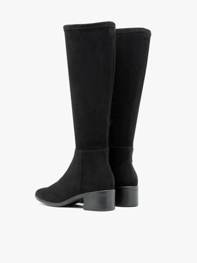 Schwarze Gummistiefel mit breitem Schaft