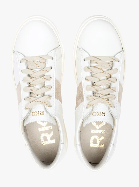 Weiße Lederhalbschuhe mit Platinriemen