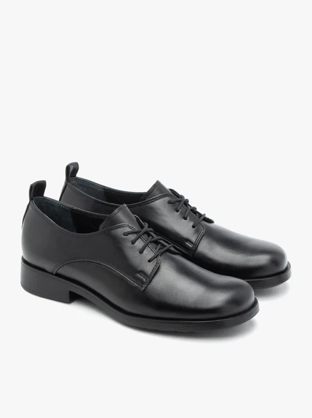 Schwarze Halbschuhe aus Leder zum Schnüren