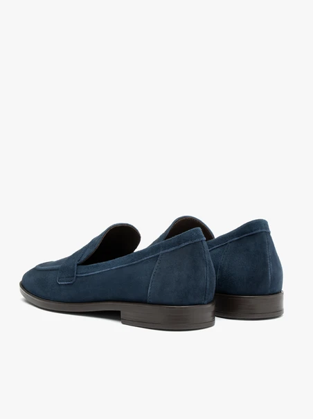 Mokassins aus marineblauem Veloursleder
