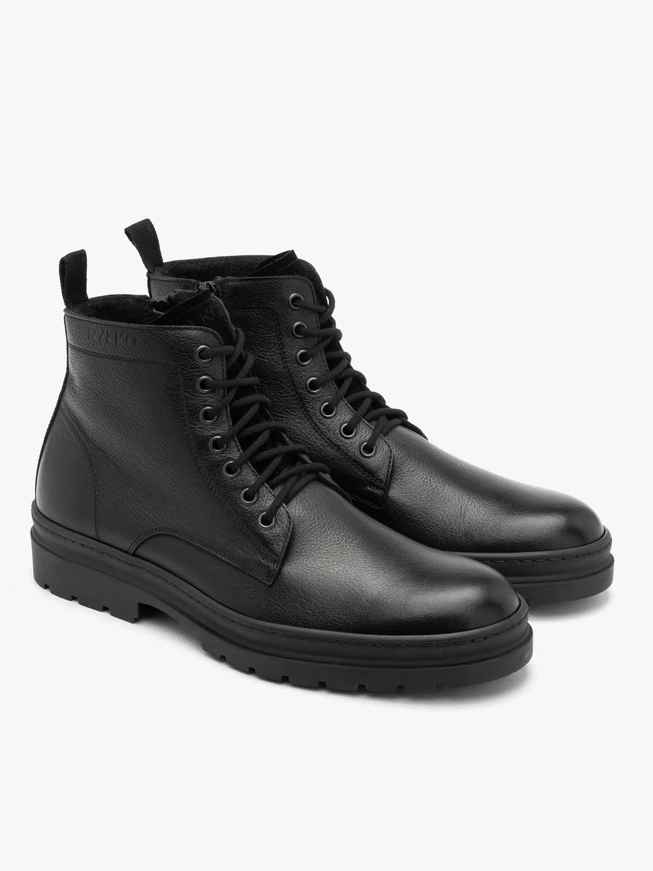 Schwarze Herrenstiefel mit Logo auf dem Schaft