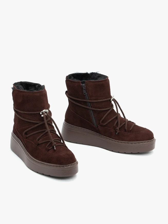 Kastanienbraune Plateau-Schneestiefel zum Schnüren