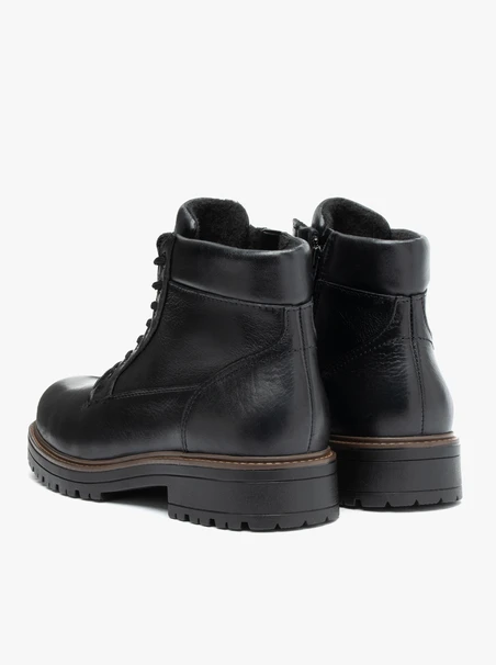 Schwarze Freizeitstiefel