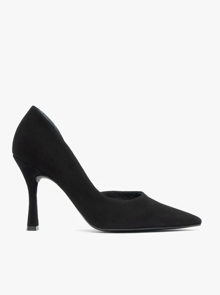 Schwarze Pumps mit Flare-Absatz aus Velours