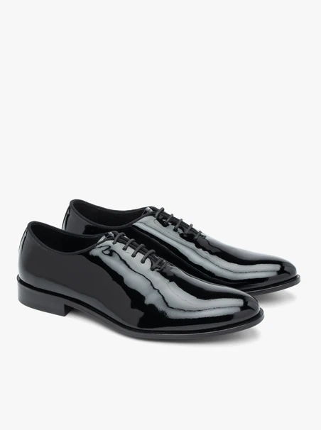 Schwarz lackierte Premium-Halbschuhe