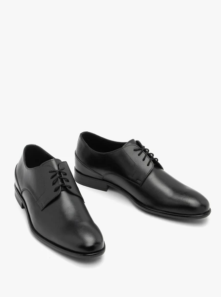 Klassische Schnürschuhe aus schwarzem Oberleder