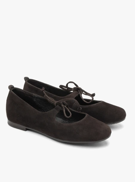 Dunkelbraune Schnür-Ballerinas