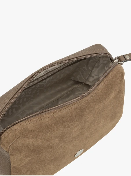 Braune kleine Handtasche mit breitem Riemen