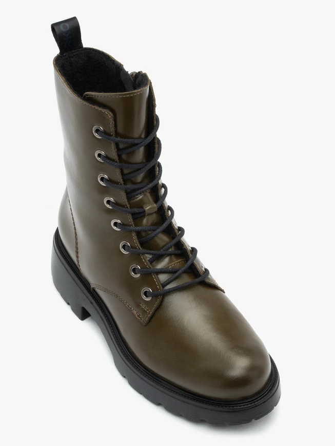 Stiefel aus olivfarbenem Vollnarbenleder