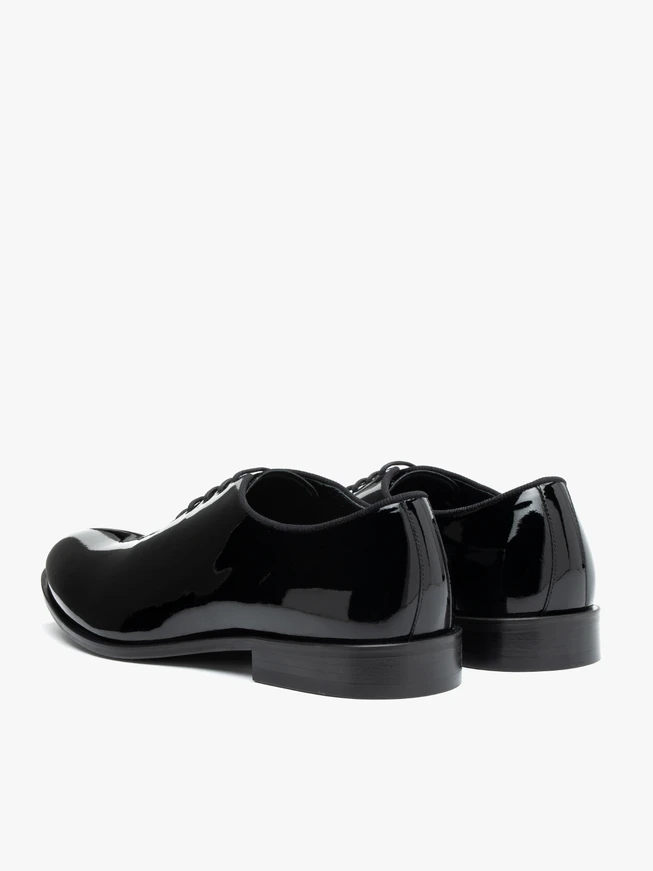 Schwarz lackierte Premium-Halbschuhe