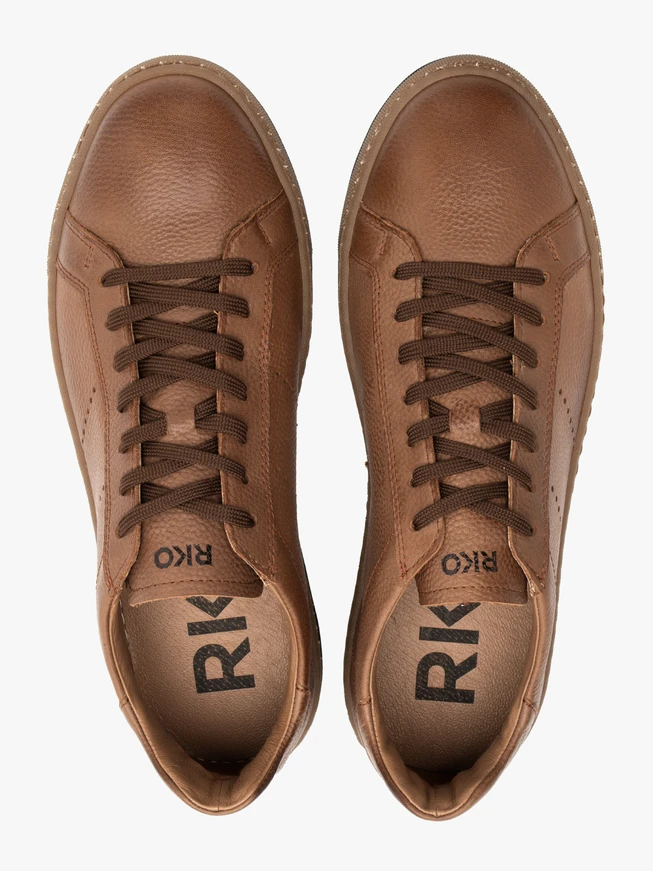 Braune halbe Sportschuhe mit zweifarbigem Boden