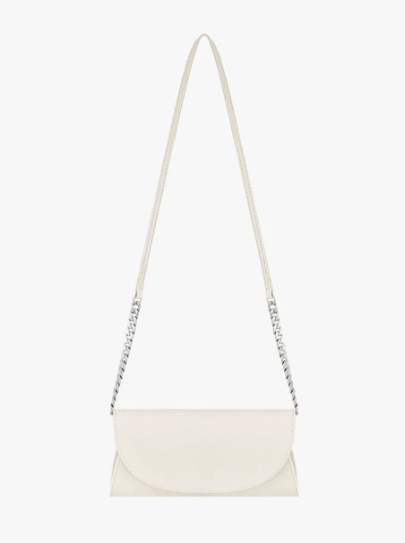 Clutch-Tasche aus cremefarbenem Leder mit Kettenverzierung