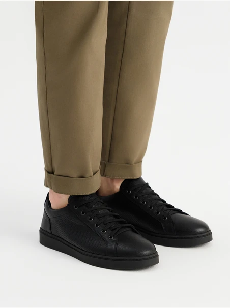 Schwarze sportliche Halbschuhe für Männer