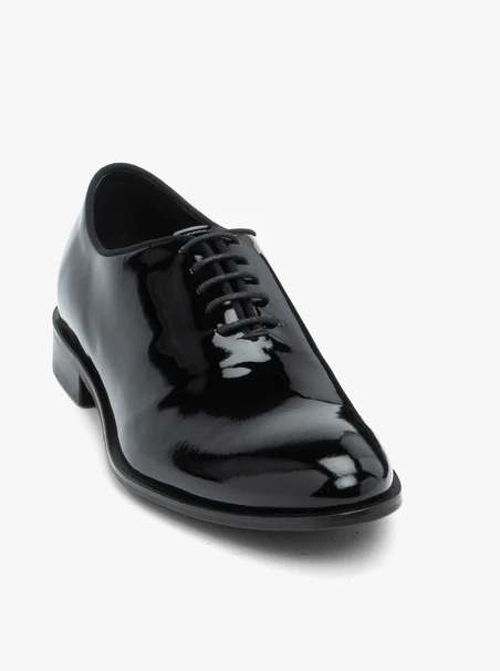 Schwarz lackierte Premium-Halbschuhe
