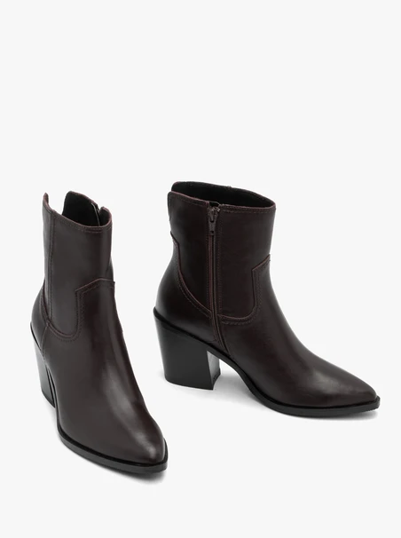 Kastanienbraune Stiletto-Stiefel